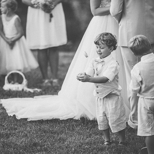 sheaboom's tweet image. The reason you don't REALLY give that tiny ring bearer the ring! #bysheaphotography #byshea ift.tt/2aEdk97