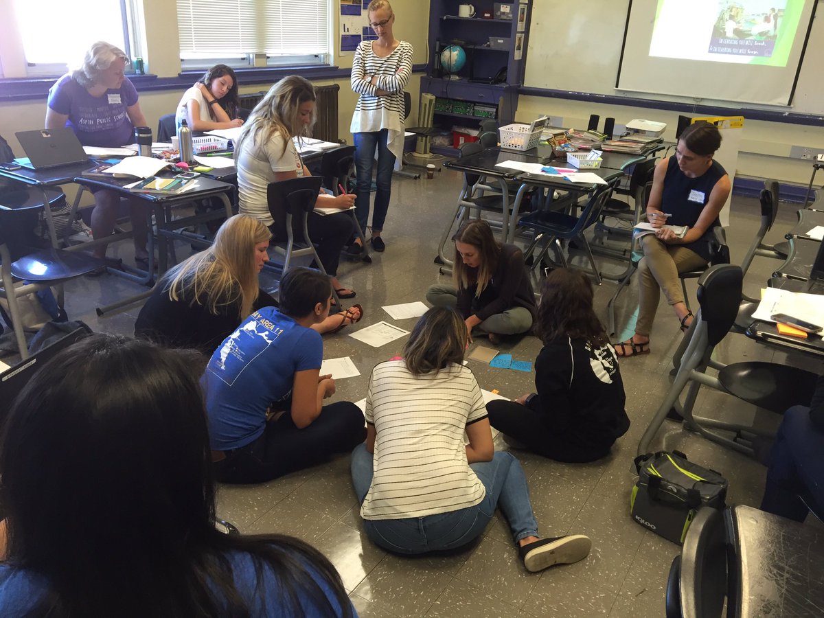 <a href="/SarahPortnov/">Sarah Portnov</a> <a href="/MsHardinger/">Steph Hardinger</a> Modeling small group practices for Readers' Workshop <a href="/aspire/">AspirePublicSchools</a> #aspireba