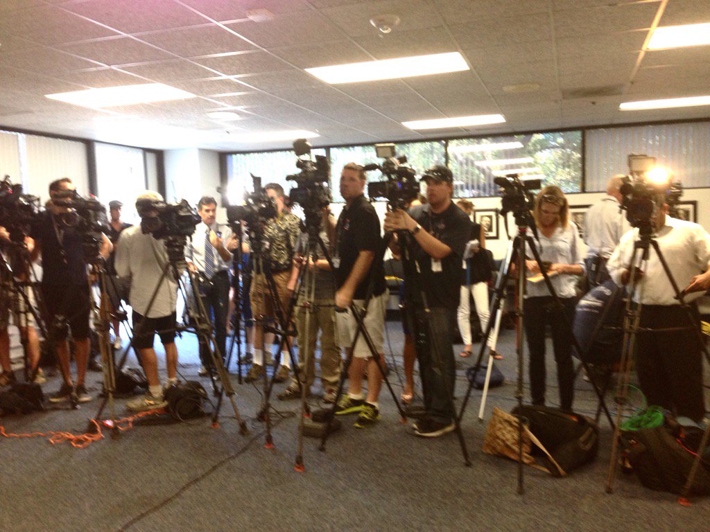 jagastaldo's tweet photo. Waiting on #sdpd presser for last night's police shooting in San Diego https://t.co/IcFGeHsXUE