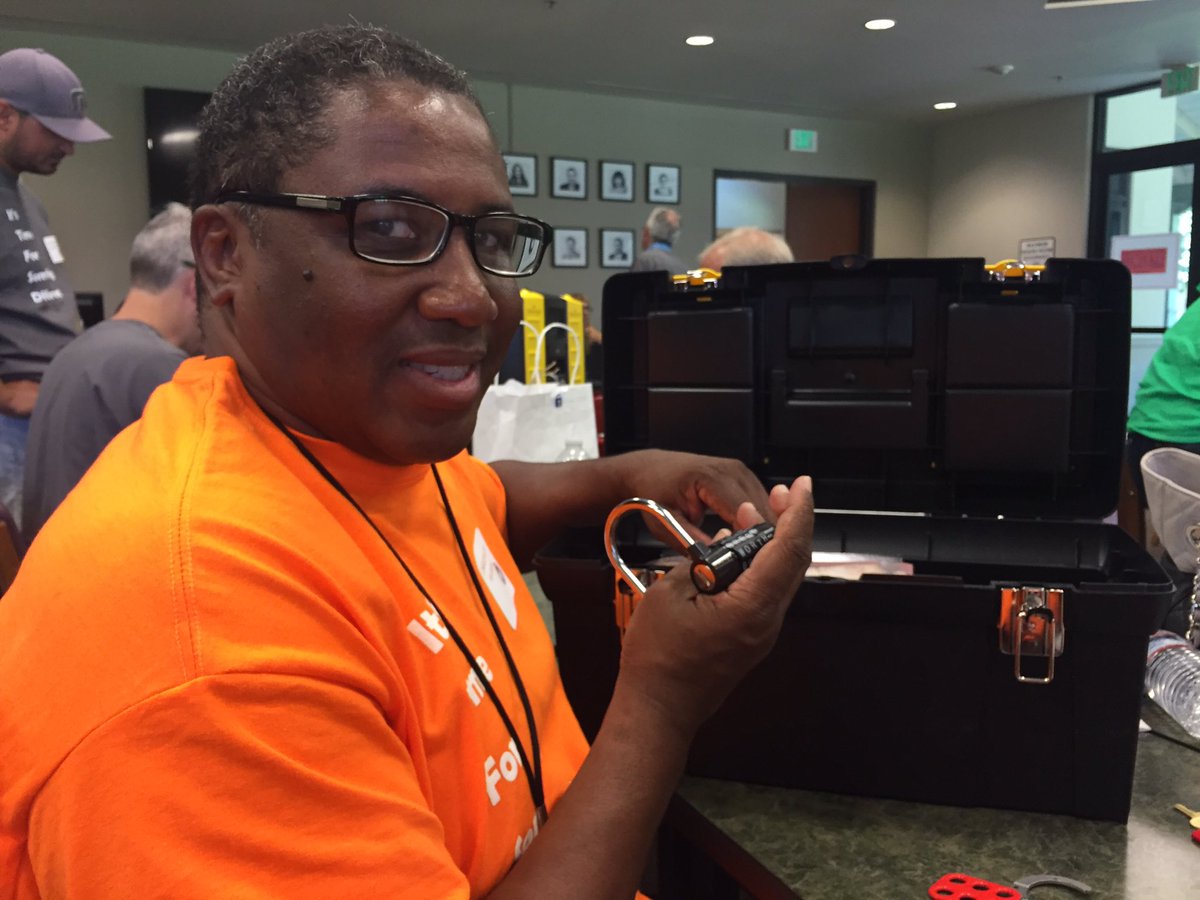 bautistat27's tweet photo. Go Charles!!! Team orange code breaker.  @CajonValleyUSD #CVBreakOut https://t.co/hLj2ITpFuO