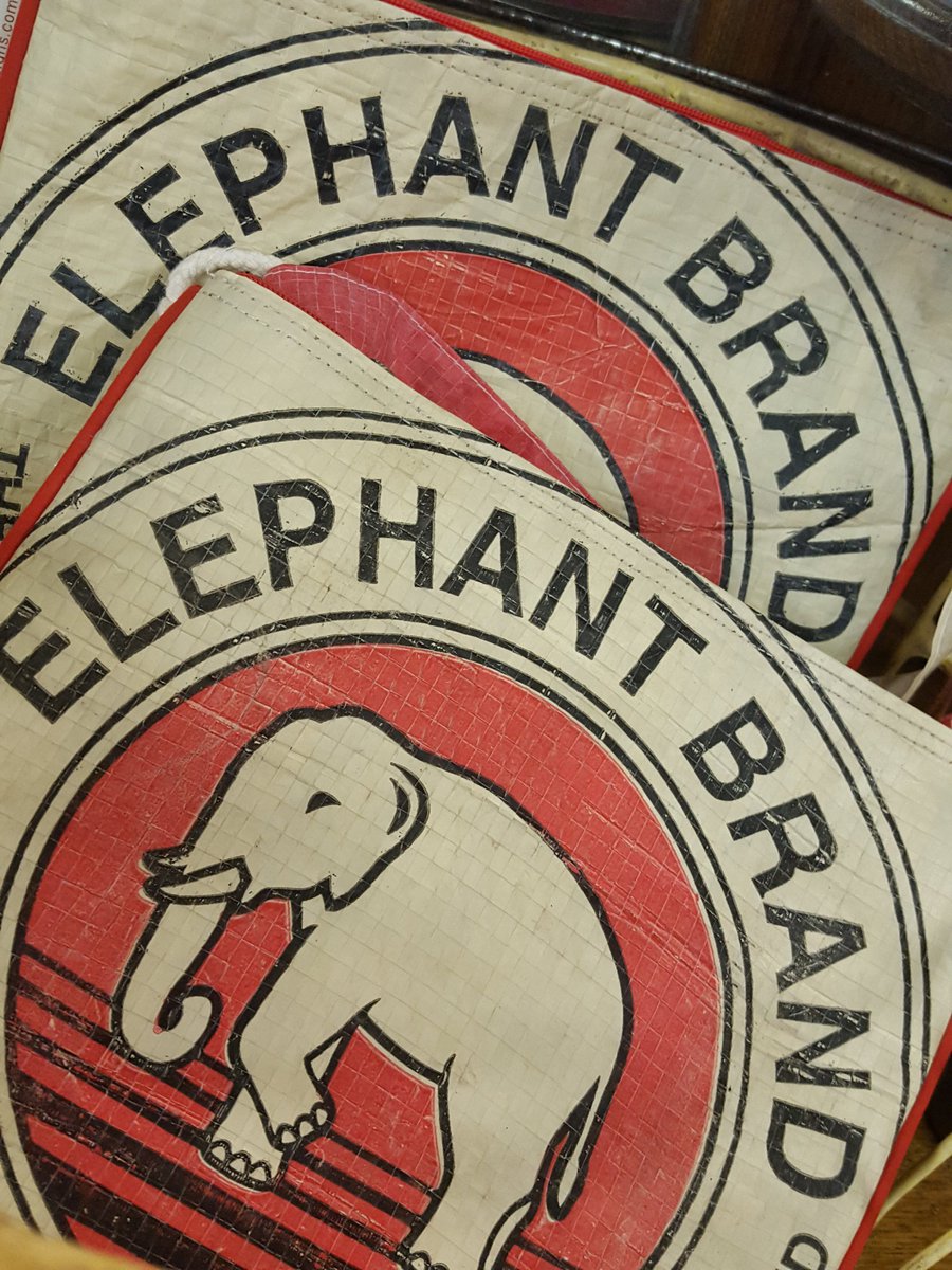 vintagepoint_fm's tweet photo. @maliadesigns is love with Fair Trade purses made from cement bags. And, come on, who doesn't love elephants? https://t.co/ydmMckcJ5h