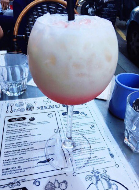 Harpers_Paris's tweet image. #HarpersParis #Cocktails #ParisXVII #ParisXVIII #Mojito #Cosmo #Piñacolada #AndMore #Delicieux#NowOpen  #FridayNight