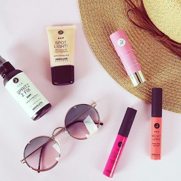 AbsoluteNYCan's tweet photo. Vous allez au festival @osheaga en fin de semaine? N’oubliez pas vos essentiels beauté! #Osheaga #AbsoluteNewYorkCan https://t.co/IXvS9MPsH8