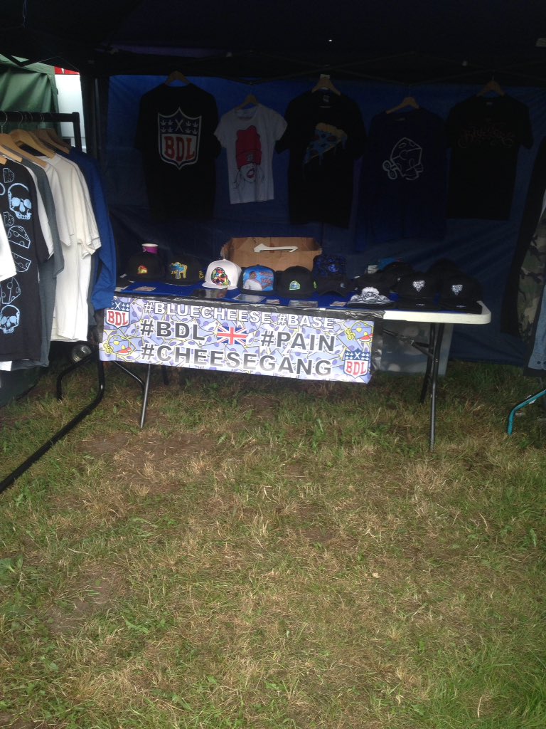 BlueCheese_HQ's tweet photo. Mans at #BoopBap festival #CheeseGang #BDL PopUp Stall https://t.co/ljyNuTnSIv