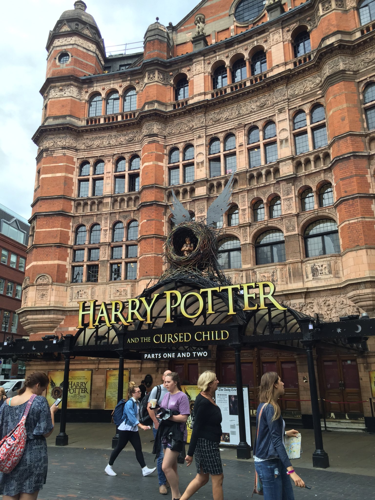 Shin Ar Twitter イギリス一人旅 本当に街並みとかオーストラリアと比べ物にならないくらい綺麗 イギリス人良い人 Ausと同じ駅名とかあるから 観光しやすい そして大好きなハリーポッターのロケ地がたくさんあるから最高 ただ寒い T Co Bibgkbkw0g