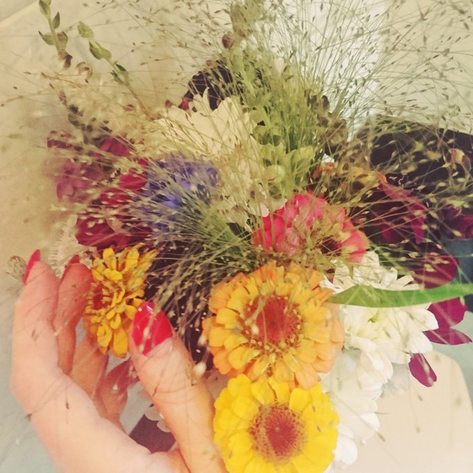 Friday blooms from my beau 💐🤗 https://t.co/KZ7FusevsR<a href="/tag/fashion"class="tags"><span>#fashion</span></a><a href="/tag/me"class="tags"><span>#me</span></a><a href="/tag/boobies"class="tags"><span>#boobies</span></a><a href="/tag/redhead"class="tags"><span>#redhead</span></a><a href="/tag/jewellery"class="tags"><span>#jewellery</span></a><a href="/tag/fa"class="tags"><span>#fa</span></a>