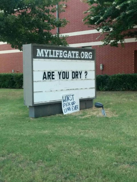 Hilarious response to the weirdest church sign ever