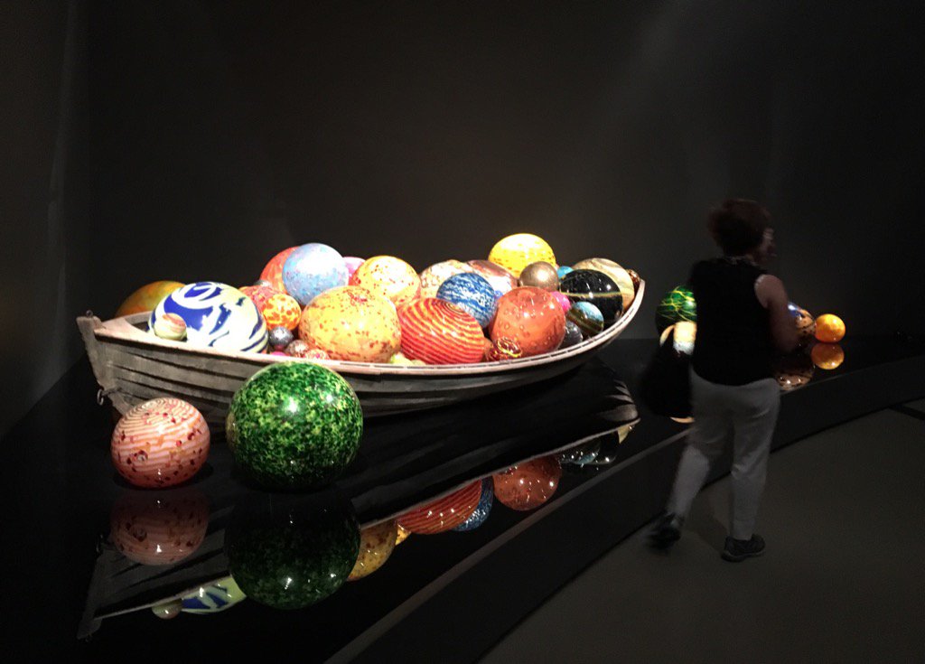 ShelleyCanada's tweet photo. Visited #Chihuly exhibit @ROMtoronto and you just can't imagine the scope of the pieces until you #SeeItInPerson !! https://t.co/6oqXZEkD0B