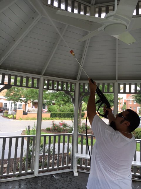 WabtecCorp's tweet photo. Our volunteers are landscaping, gardening and cleaning up @FisherHouseFdtn during today's #GEChicago Community Day. https://t.co/pmA2nBK5mp