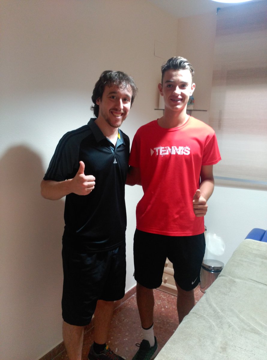 carlosgimeno01's tweet photo. Muchas gracias a mi Fisio Roman Ortega por estar siempre ahí.
@powerplaytenis https://t.co/4ZATNyR25L