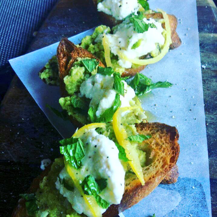 WineMeAway's tweet photo. Fava bean, burrata, lemon and mint. @williswine #savor https://t.co/LaBXDFcatG