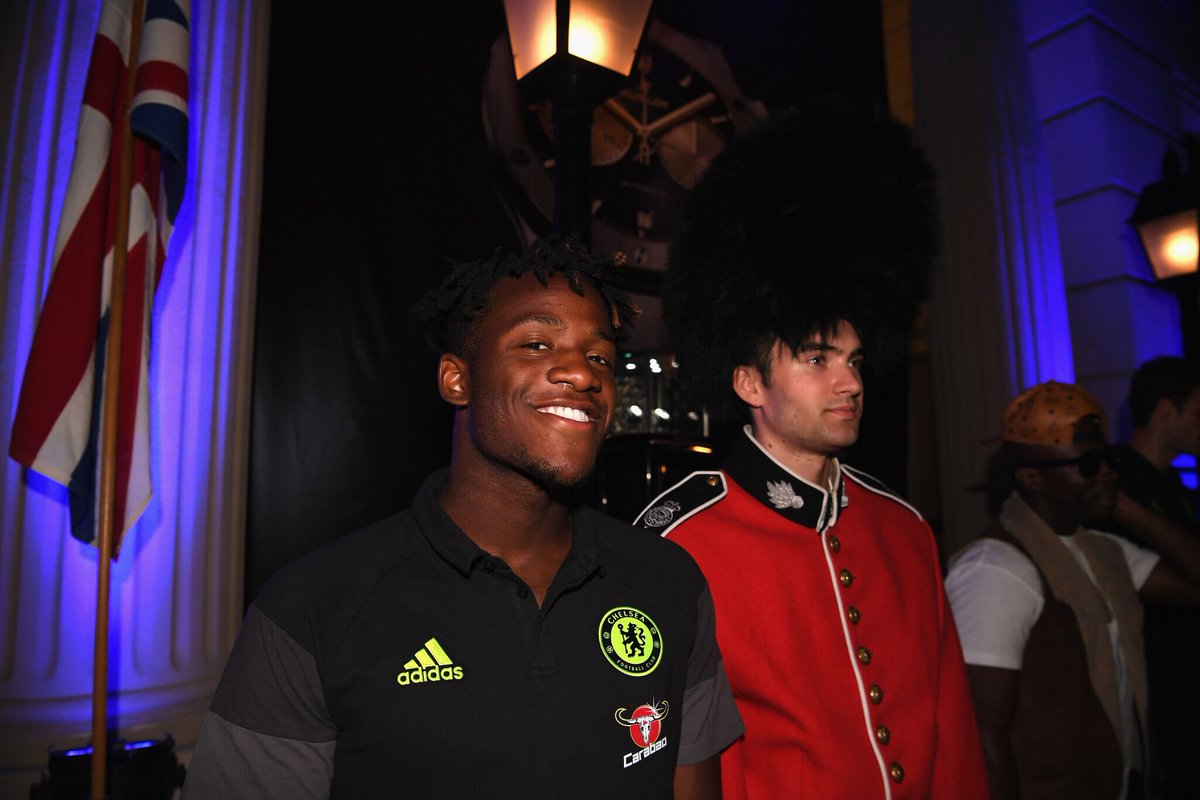 ChelseaFC's tweet photo. Thanks to our partners @Hublot for a fantastic night at Sony Pictures Studios! 📽 #CFCTour #HublotLovesFootball https://t.co/YBXY3EUNXr