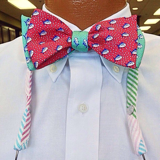 CottonSnaps's tweet photo. Friday night bow tie game. #cottonsnaps #sunglasses #preppy #southernprep #fashion #aummerfashion https://t.co/rZUHs7L4AM