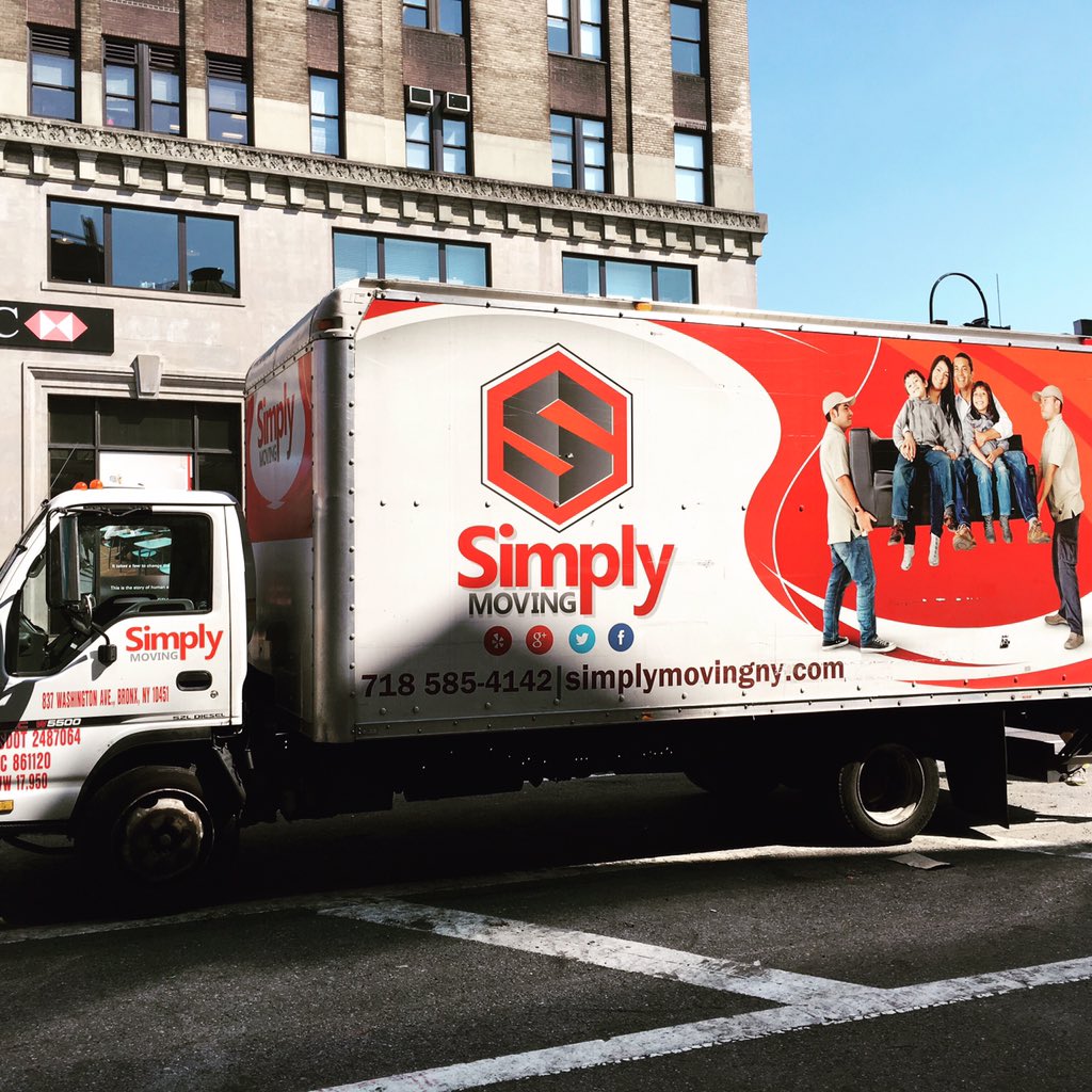 Spotted <a href="/simplymovingny/">Simply Moving</a>! It's a gorgeous but a very hot day to #move in #nyc #unionsquare #unpaktmover #moving