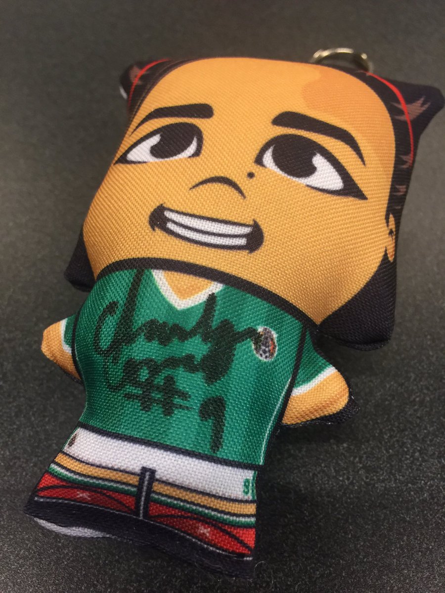 cmasandrea's tweet photo. Firma de una GRAN jugadora mexicana @CharlynCorral 😍😍😍 #ThisIsCMAS #crack #lovemyjob https://t.co/L5gv0Y5ZnV