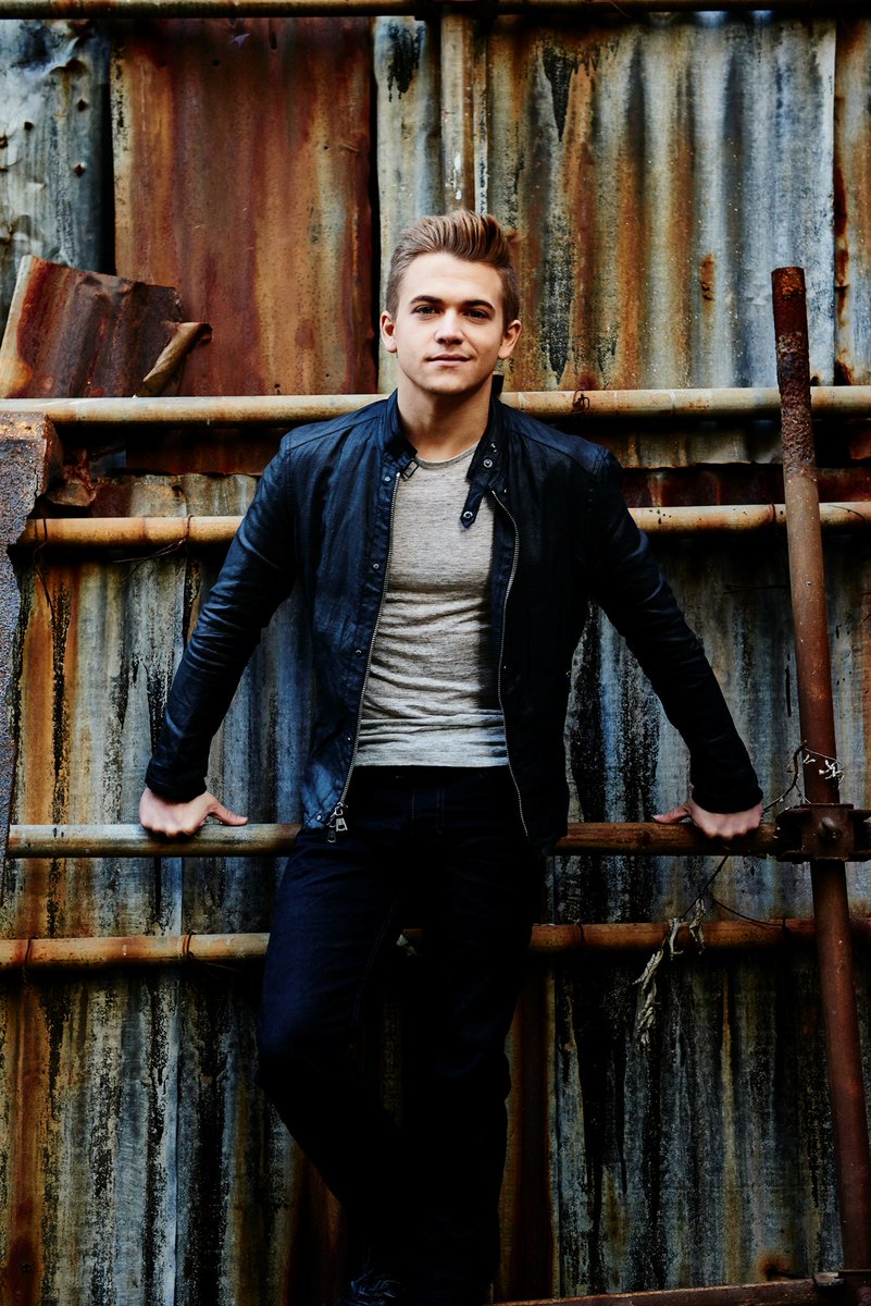 Fav if you will be joining us for tonight's <a href="/HunterHayes/">Hunter Hayes</a> performance!