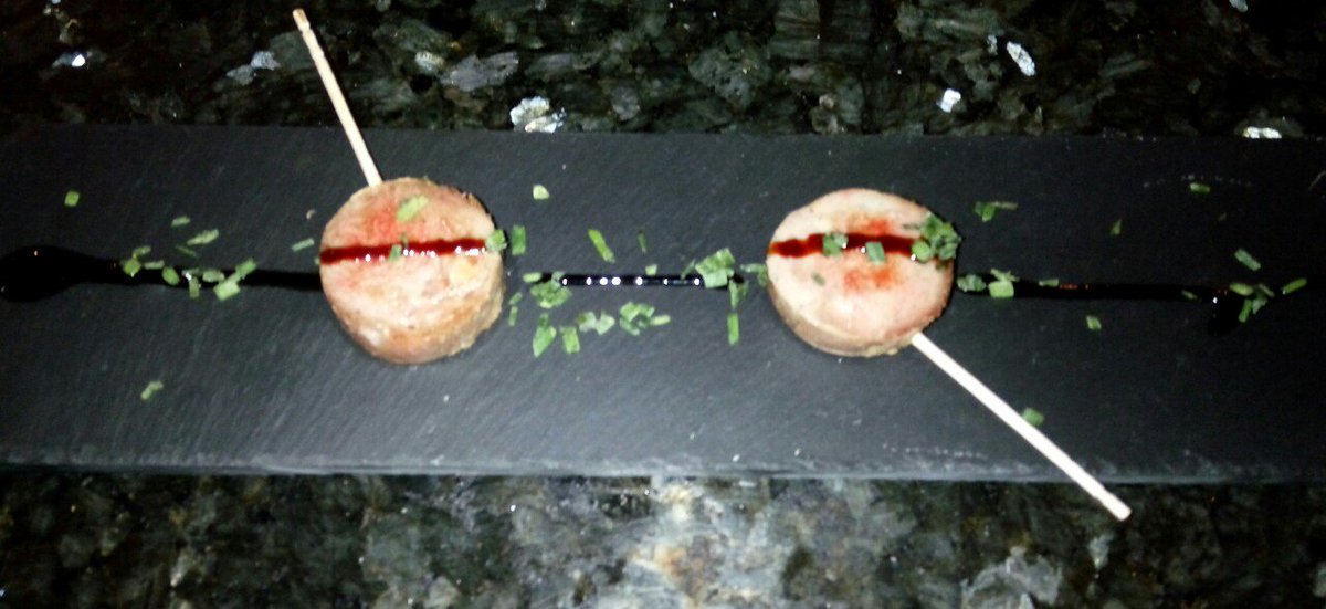 Este finde os recibimos con piruletas de solomillo pato, rico rico