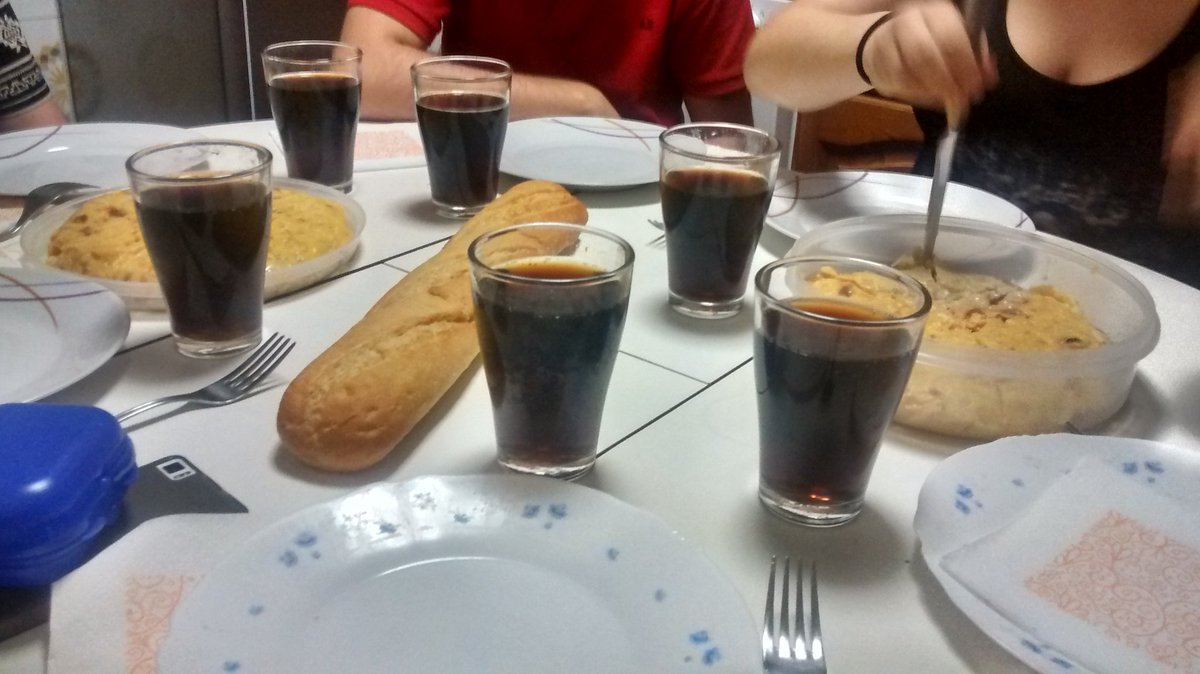 _Selendless_'s tweet photo. Cenaza con los de toda la vida @UdaneWii  @SendoMeister  @JulsPlasPlas  @urkiiii  @_BlackBile https://t.co/4rTpoAmPEj