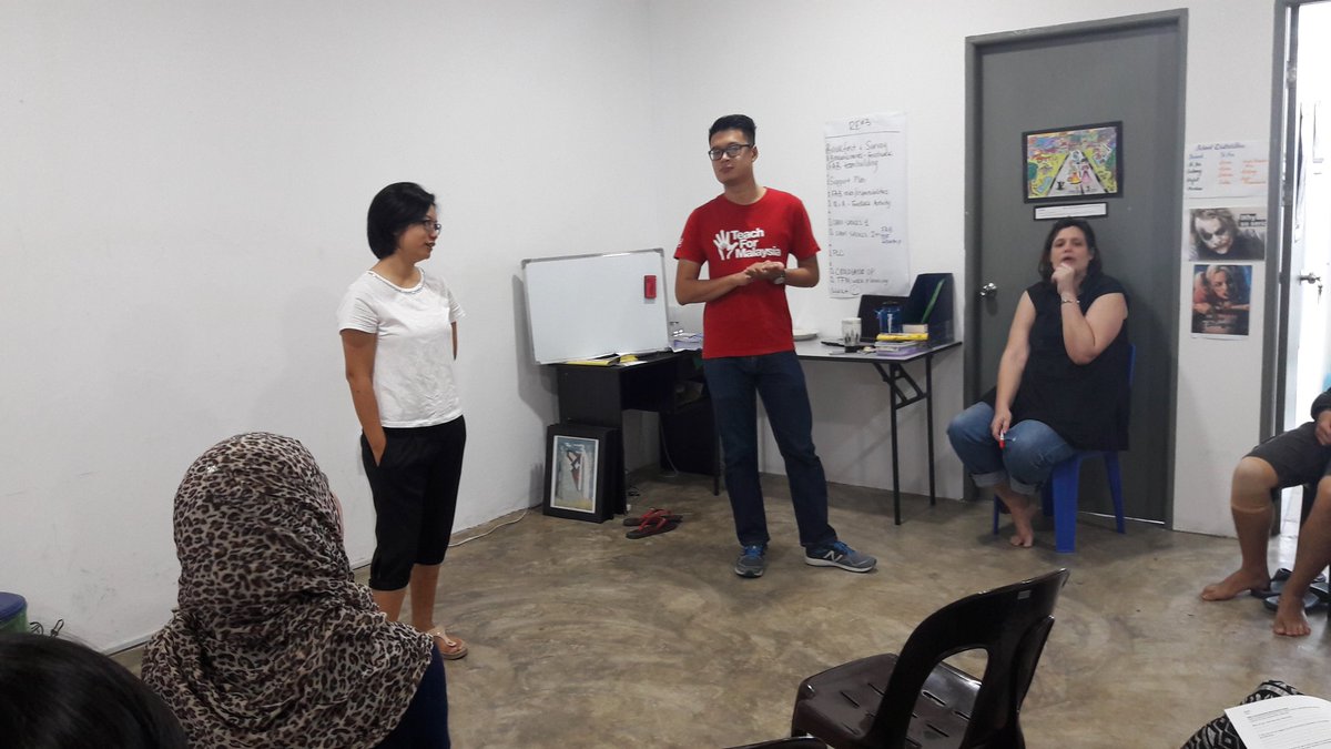 saz_lasung's tweet photo. FABnow leading the day with an ice breaker activity. @TeachForMsia #tfmeast #re3east #tfm2015 https://t.co/VE4APHnqa9