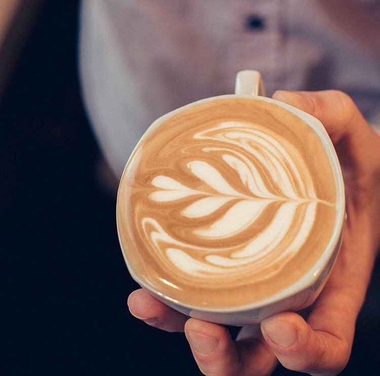 allsaintscafe's tweet photo. Que tengan muy buenas noches! Podrán esperar hasta mañana para disfrutar de uno así? Cups up to the weekend! ☕⭐ https://t.co/pxgdHnJ1w4