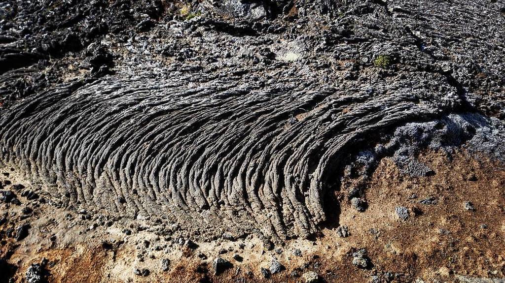 sterlingsson's tweet photo. #Hallmundarhraun #Surtshellir #Fellingar #Surtsfellingar #fatflaps #lavaflow #artbynature … https://t.co/ew4L0yhL7E https://t.co/VHzMGrKMcg