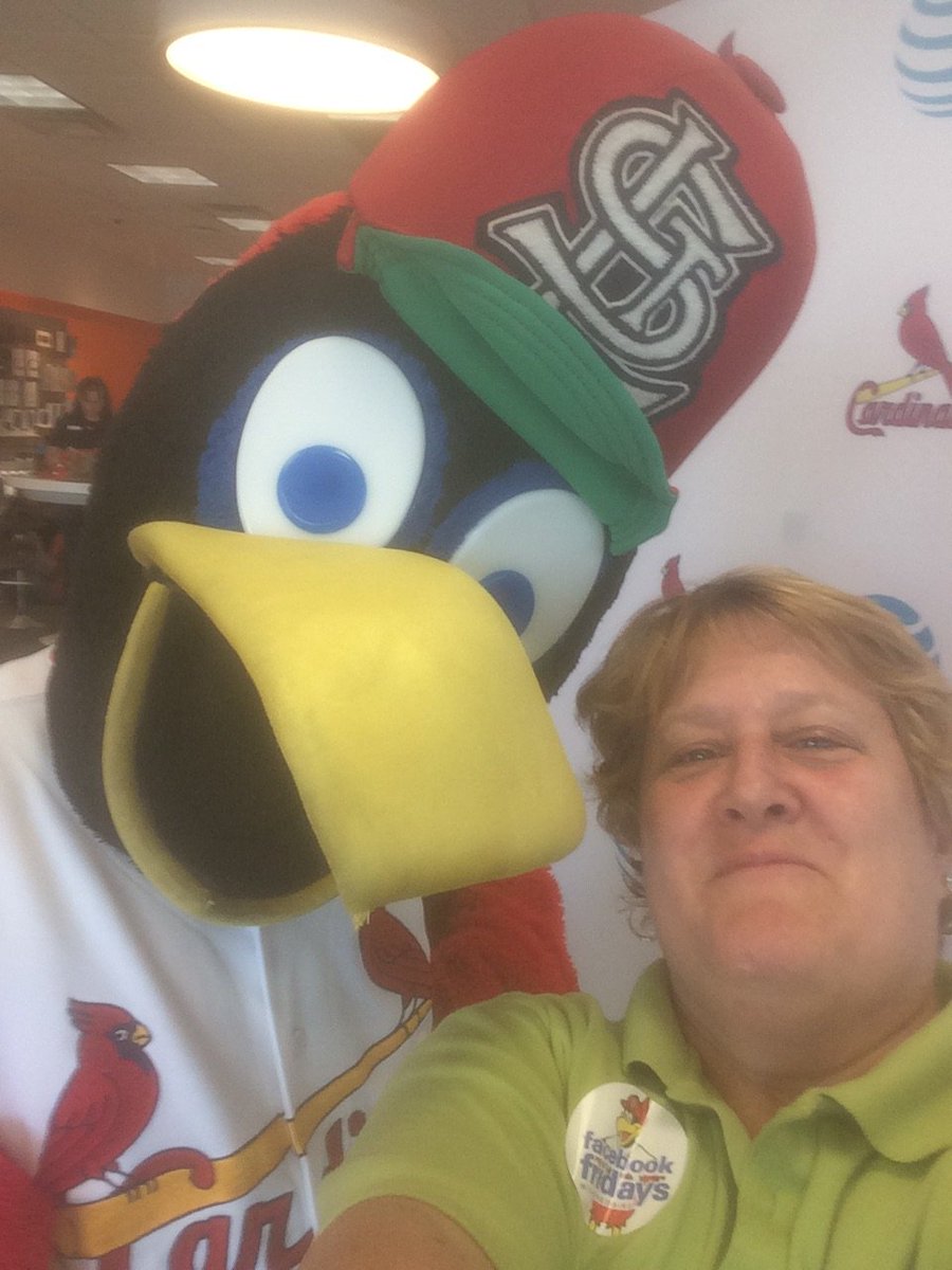 HanrorefPat's tweet photo. @Cardinals happy fan with Fredbird. https://t.co/7KEMHqNimb