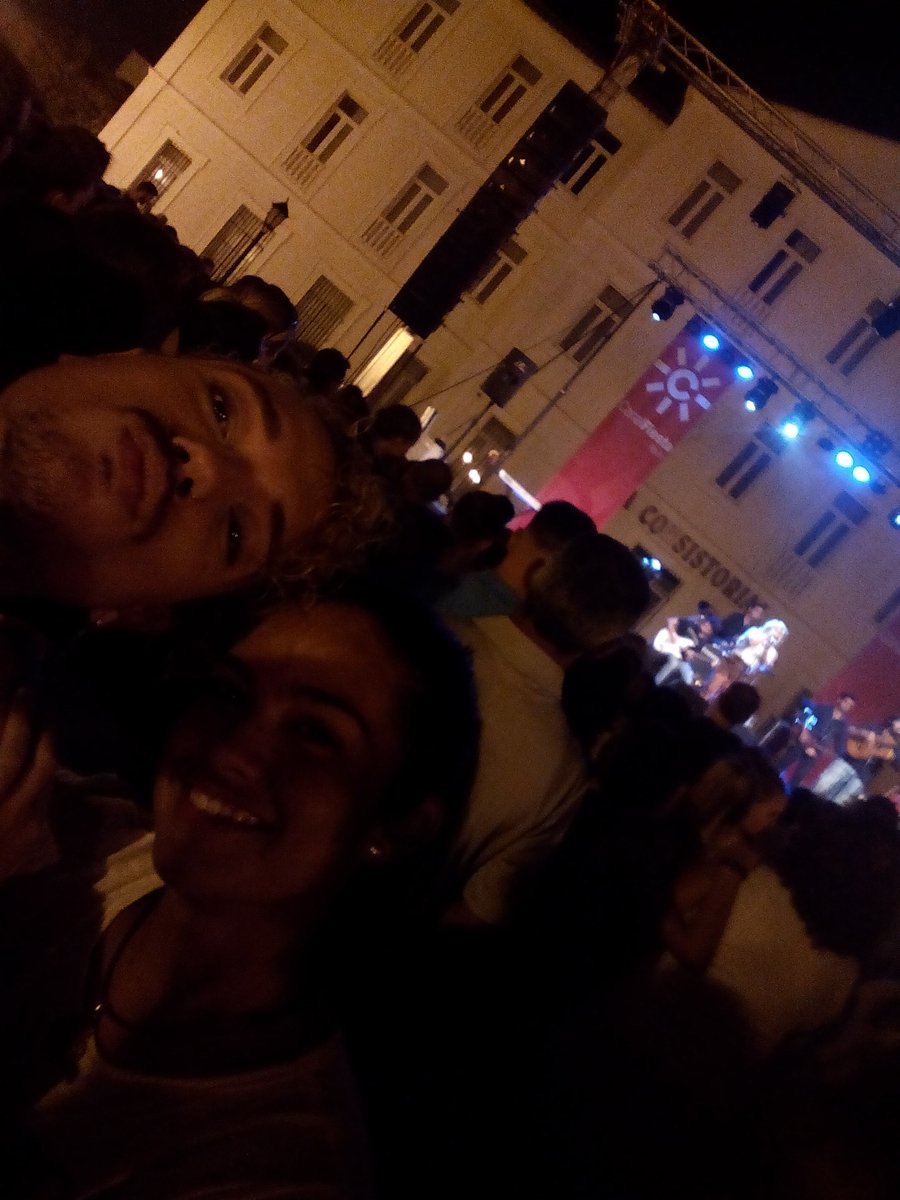arturitomarin's tweet photo. @canalfiesta  @reymorao  no puedo morir más de  amor! De vacas en mi pueblo y me encuentro con esto! Me enamoráis! https://t.co/HRRjfotVGG