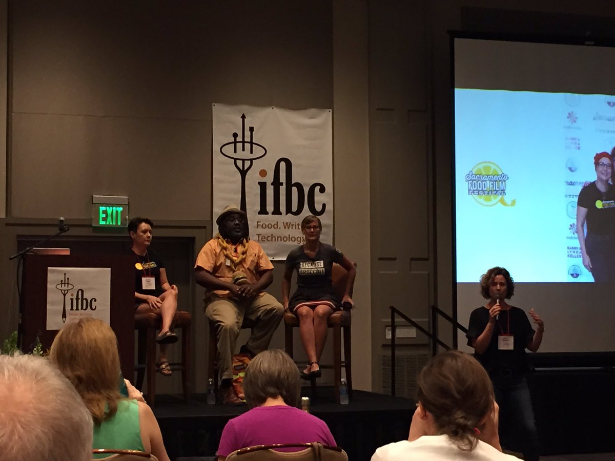 FlySMF's tweet image. Enjoying the #BlogtoBusiness panel with SacTown stars - #catherineenfield @FoodLitCenter  and @burgerjunkies!