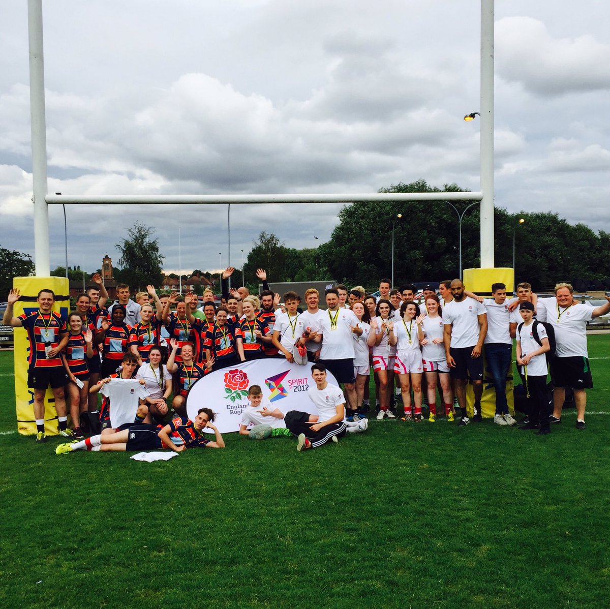 alexleguevel's tweet image. Brilliant night @SaintsRugby for the #Singha7s &amp;amp; #EngageTryConvert Touch Rugby Tournament 🏉👍🏼 #SpiritOfRugby #COYS