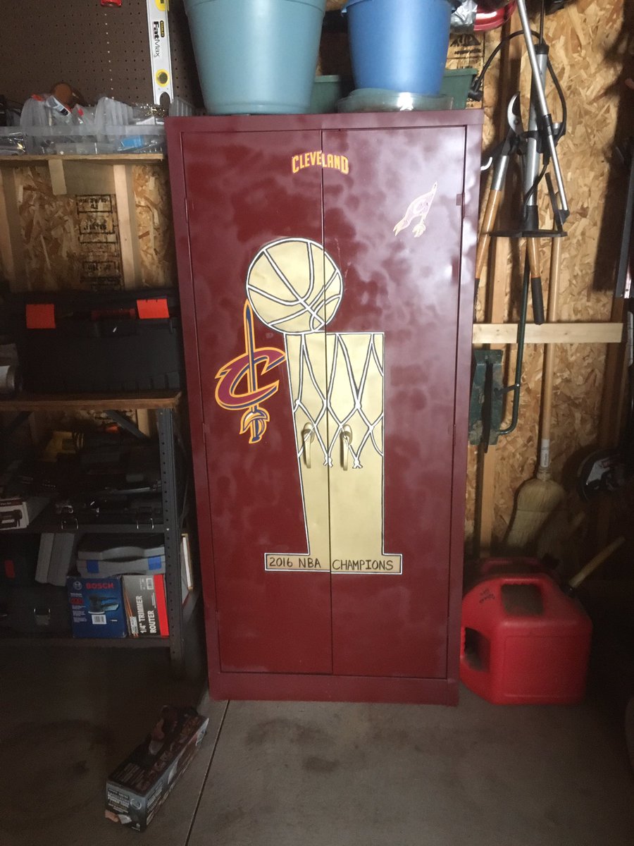 torok47's tweet image. So my stepdad @JayCostilow painted his cabinets in the garage #CLE