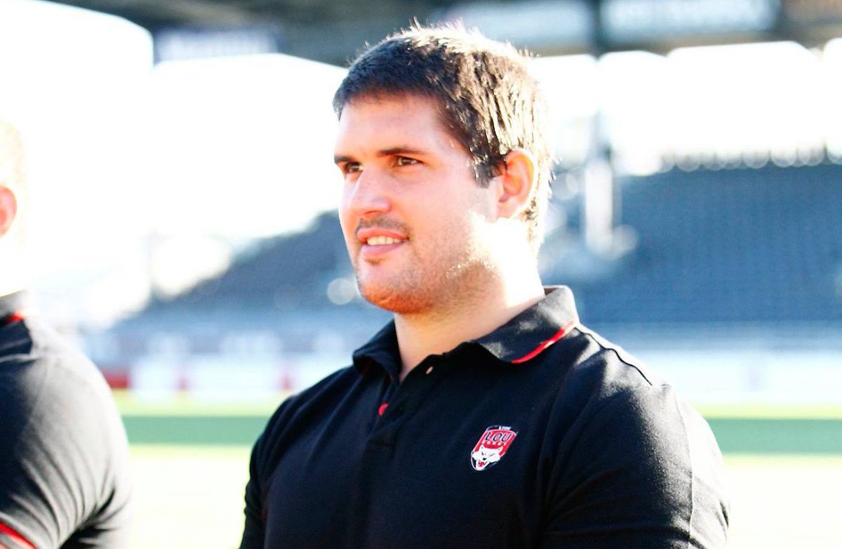 LeLOURugby's tweet photo. Il jouait son 1er match avec le LOU ce soir... #Reaction de @FranKigk après #CSBJLOU (5-36) https://t.co/TdF64ObWym https://t.co/IRWcV4N0W4