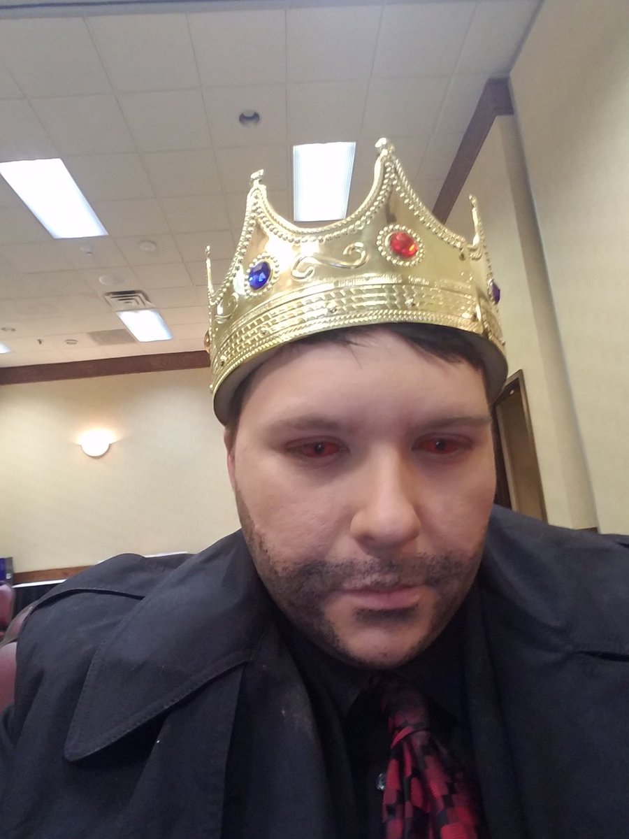 MadManInAKilt's tweet photo. @Mark_Sheppard @destielcon Representing Crowley at DestielCon 2016.You wouldn't like me when I'm angry!😉😈 https://t.co/p0GnExlk2T