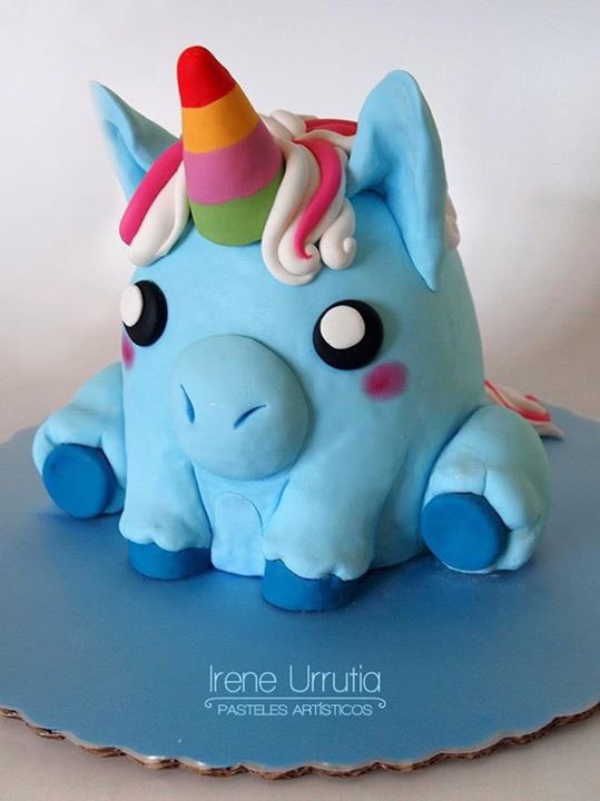 PastelesIrene's tweet photo. Pastel 3D de unicornio gordito. ¡Buen fin de semana! https://t.co/184E3gixAE