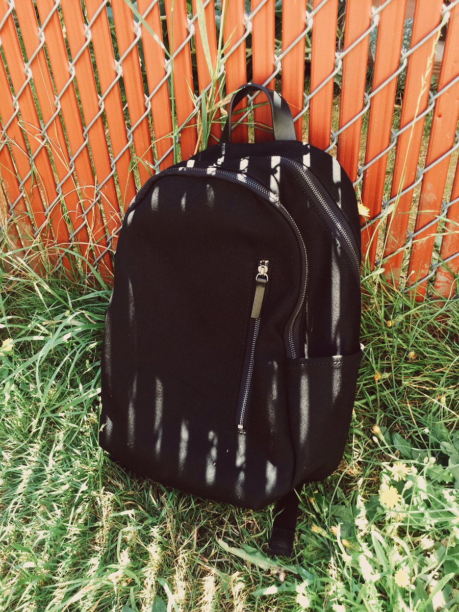 kellehhh's tweet photo. In love with this new @Everlane backpack. It's so soft & the perfect size for my 15" lappy. π #moderncommuter https://t.co/aCvSFAVtkq