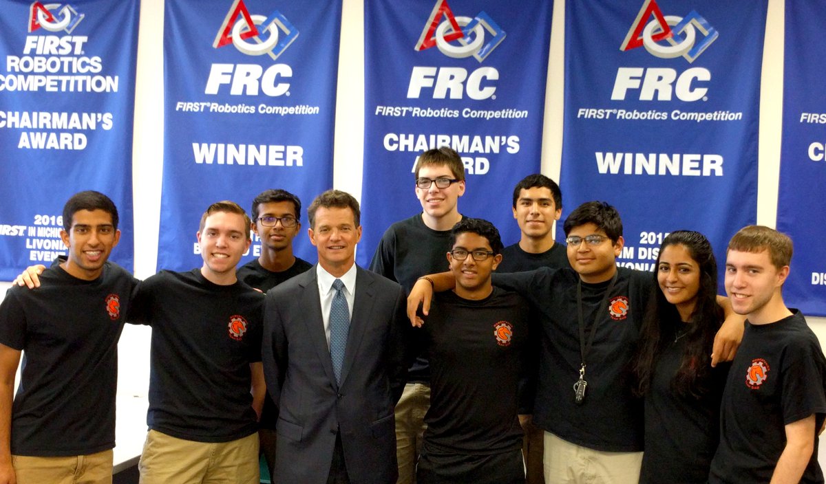 FRC548's tweet image. Thank you @repdavetrott for visiting our shop! #omgrobots #DeansHomework2016