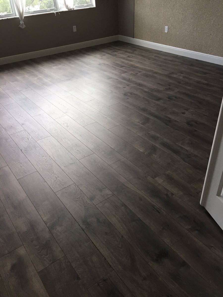 quantumfloors's tweet photo. Cheyenne Rock Oak laminate flooring by @MohawkFlooring https://t.co/uwy9y4zRkh