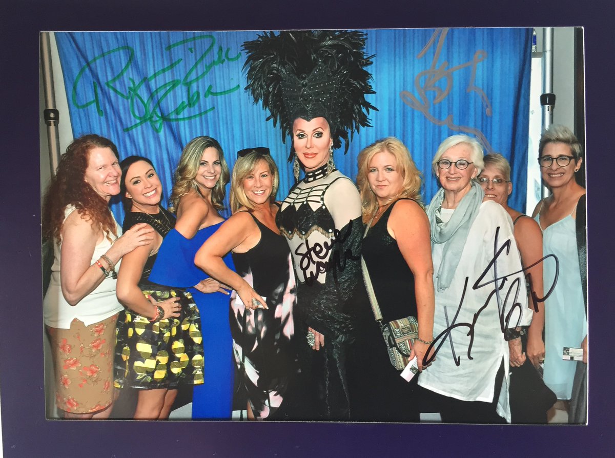 MarnieSquared's tweet photo. #Marnies having #MarnFun in #MarnVegas ! Don't miss the next #MarnEvent @TheEllenShow https://t.co/75gcOXl0F9 https://t.co/agoUl8gQG5