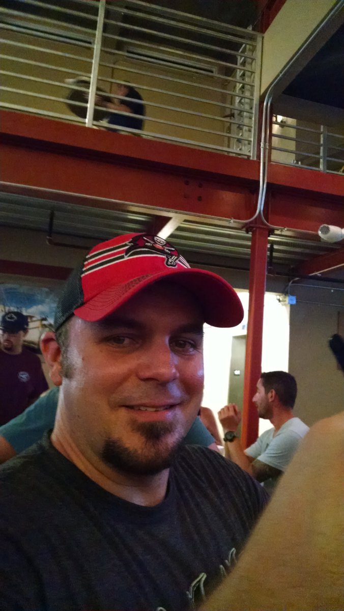 noggin_s's tweet photo. They make hats that fit humongous head https://t.co/XGpNSEVIxg