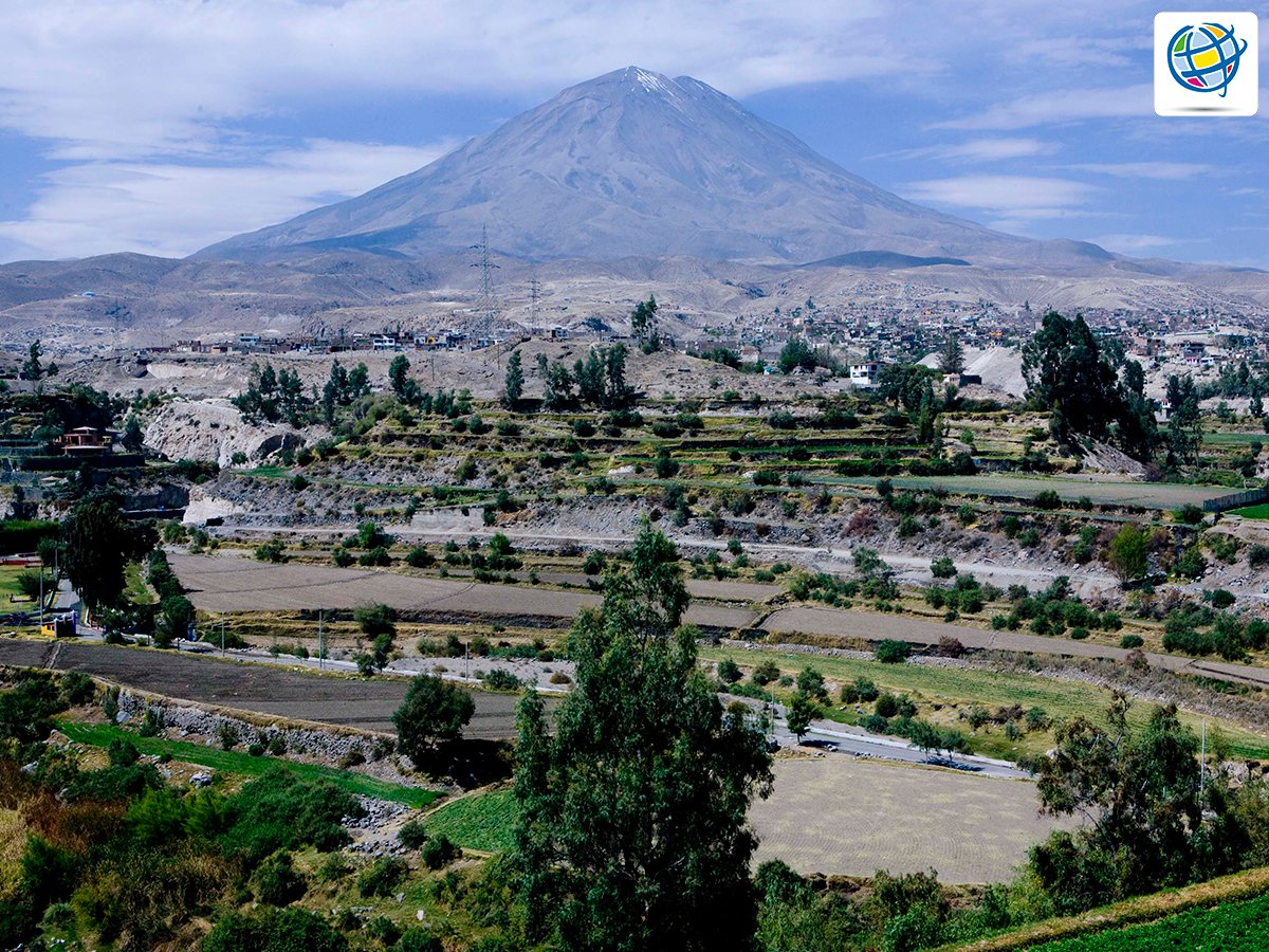 costamar's tweet photo. El #Misti esta considerado como uno de los 10 volcanes activos  de esta parte de la cordillera de los Andes https://t.co/CAtdEu0lFk