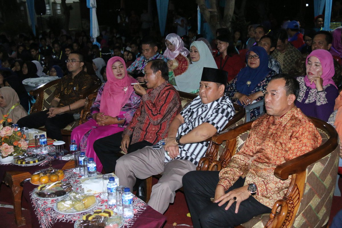 mediacenterBKL's tweet photo. Malam penutupan #PIRN2016 @pirnlipi. Smg memiliki kontribusi yg signifikan bagi Prov. Bengkulu. Amin. @lipiindonesia https://t.co/NIul30xgdX