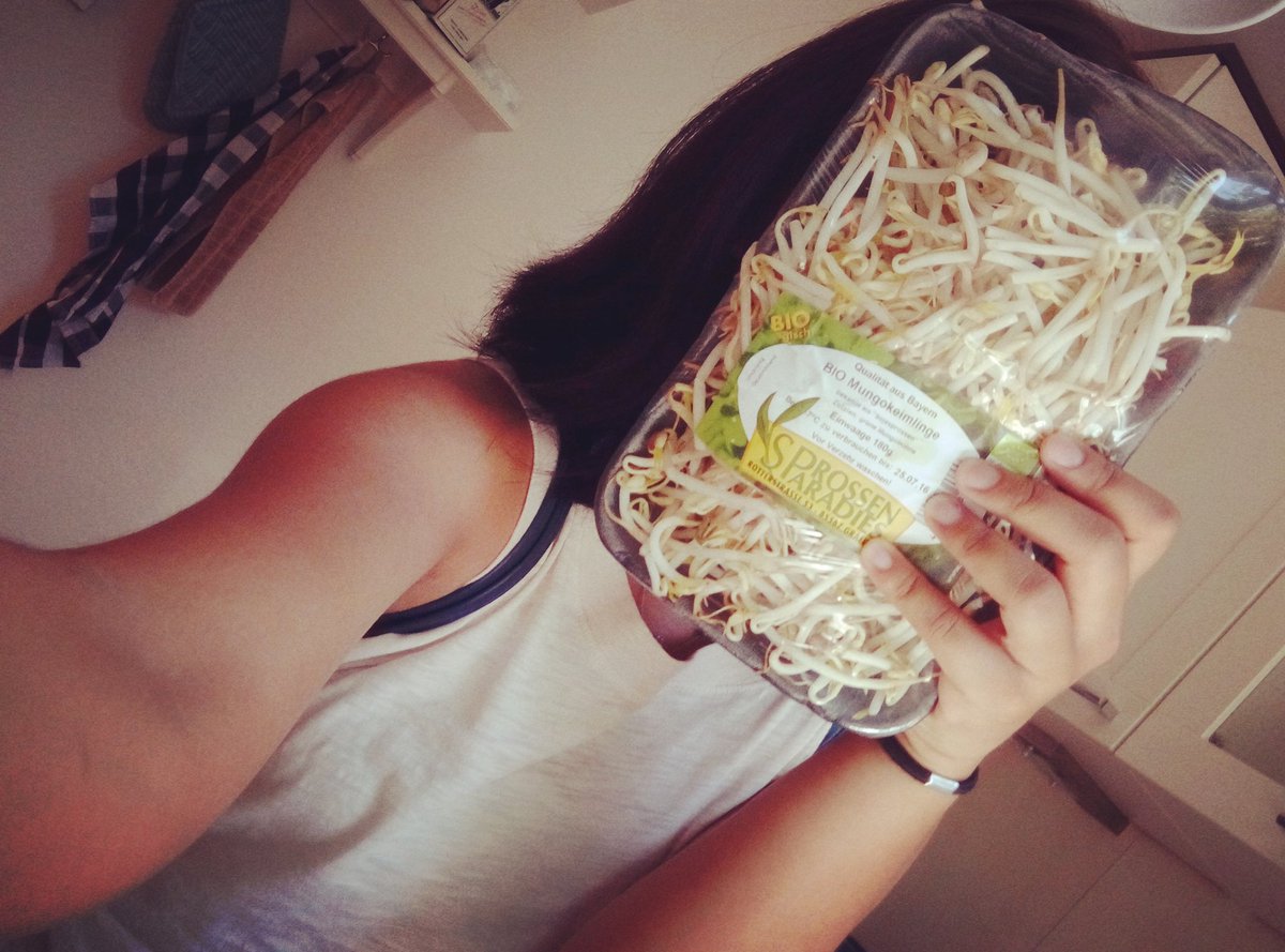 Anjirrr gw seneng banget!!!! nemu taoge akhirnyaaa!! 😅😹😹 And Wo bist du stinky fisch????????