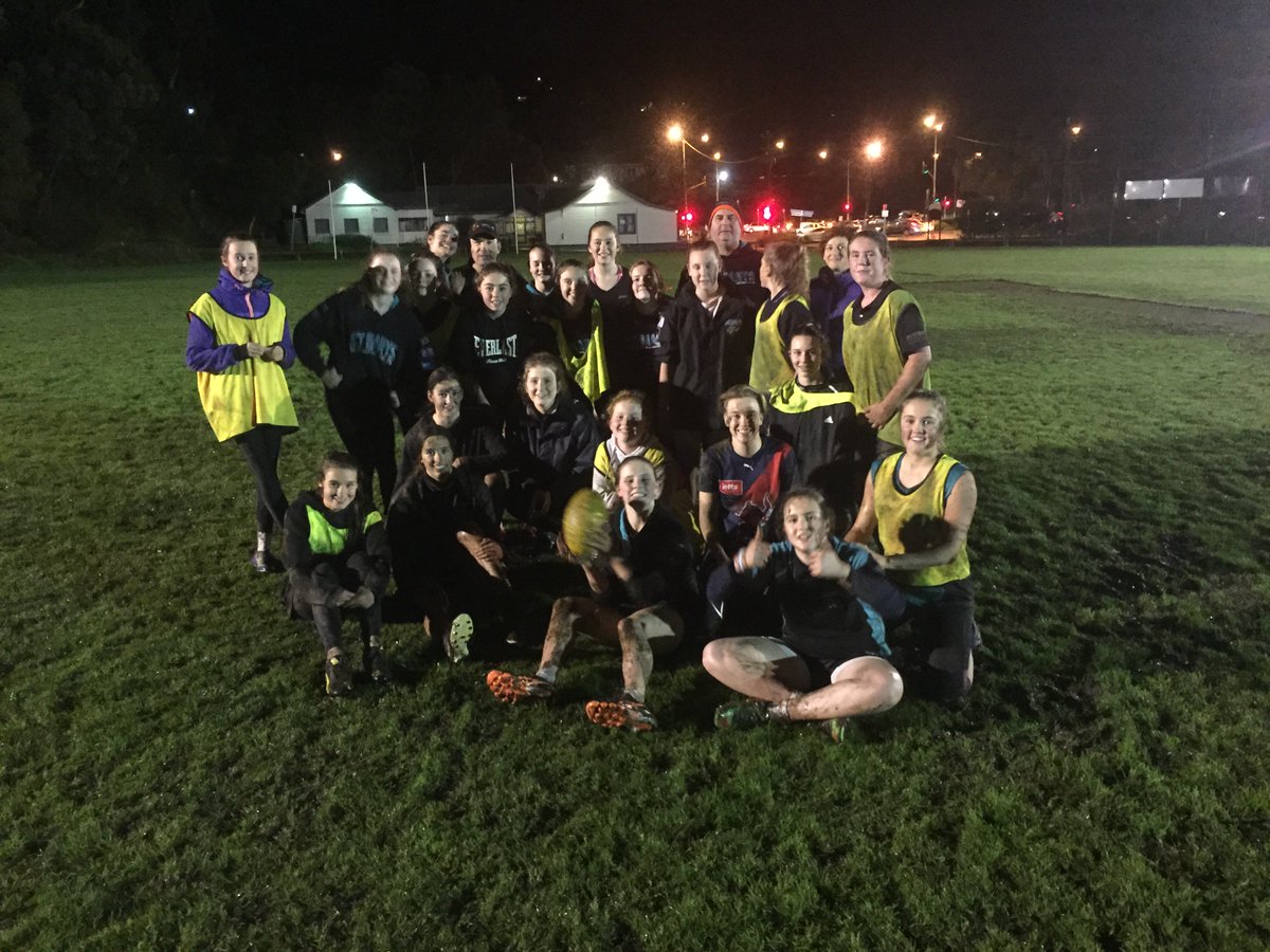 DCWFC's tweet photo. Thanks to @bendigobank our @northernfl stars @NeveConnor &amp; Jess Hall joined @StMarysSFC U12 training!
#Creekers2016 https://t.co/po6dFPfwKm