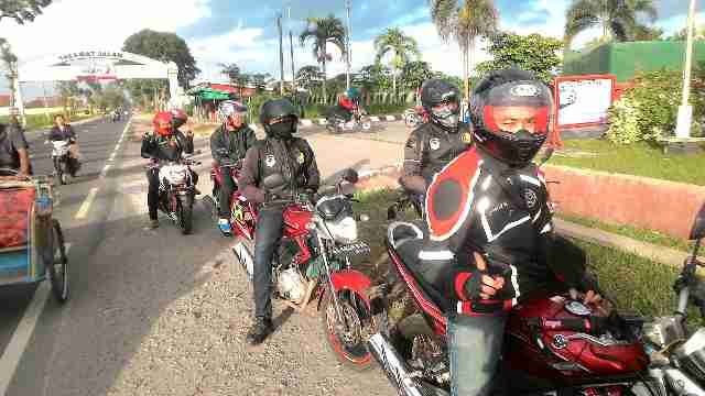 Hati2 buat squad VR-TA yg gas Acara aniv VR-Surabaya..
Kloter 1
6 motor 8 nyawa.