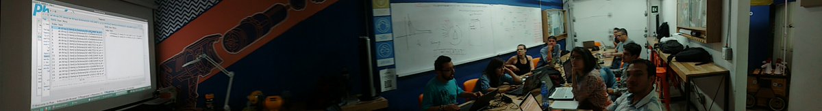 EliasRoldanC's tweet image. Finalizando el día 5 del #DataWeek4 un poco cansados pero contentos con #SmallTalk @offrayLC @ColaboratorioME #fb