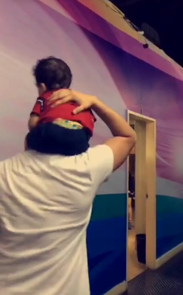 AHOF__GRANDMA's tweet photo. Matti makulit sa umaga 😂
#EBisLove https://t.co/jB7bVRWLZa