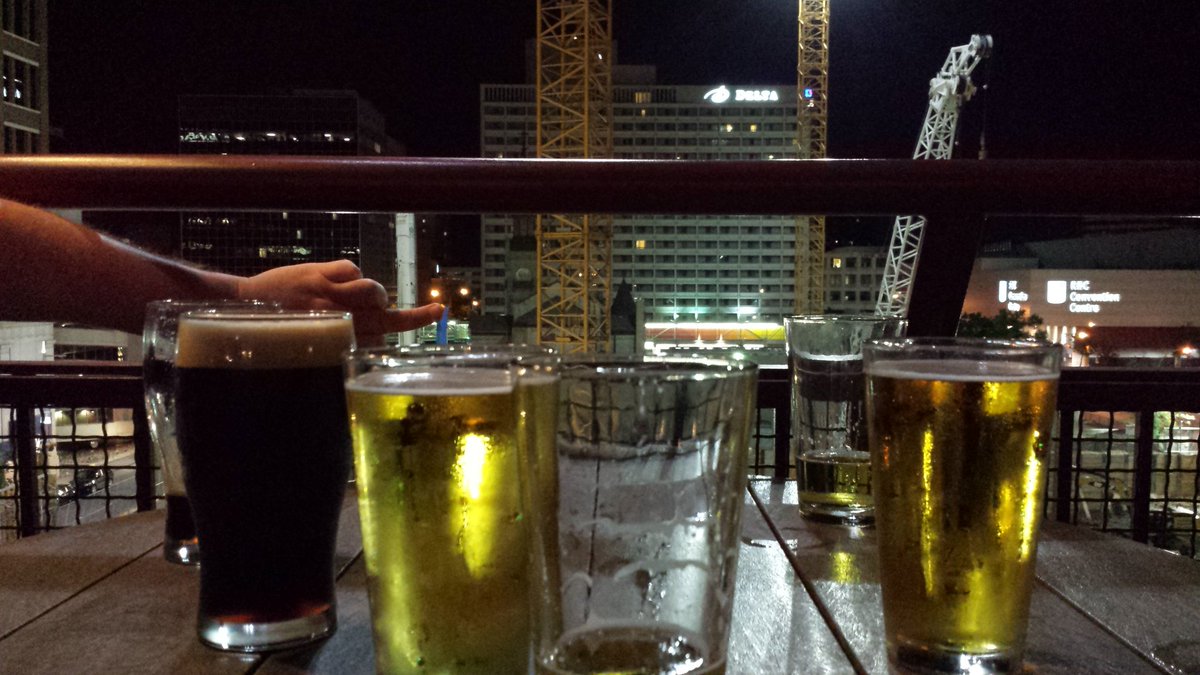 pear10's tweet image. Tavern United Rooftop! 
#Winnipeg 
#DifferentCity