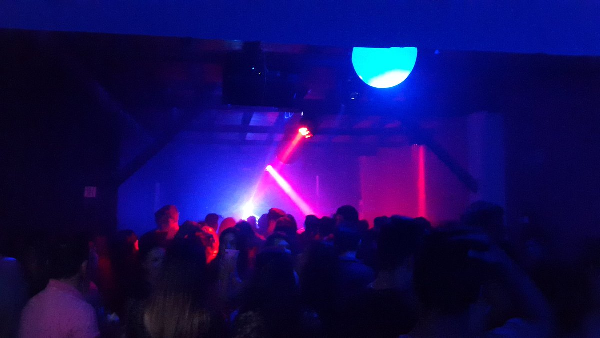 NexoNightClub's tweet photo. 🔴 #NEXO de fiestaaaa🎉🎊 🎧DJ #MATY &amp; DJ #CHOCO 🎶💃 rompiendo todooo💣💣 https://t.co/9celc2lO2r