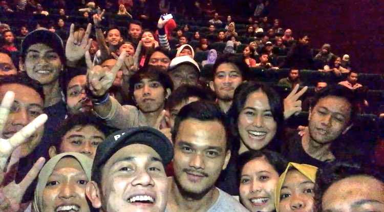 Yeay nobar #BANGKIT dgn <a href="/VinoGB_Friends/">Gank Vino G Bastian</a> JAKARTA. Yg belum kebagian tiket masih ada jam 17.35 ya gank! See you!!