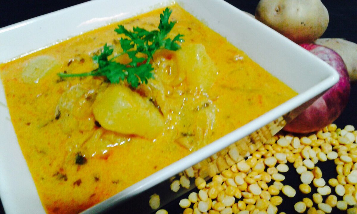 Chef_SherryM's tweet photo. Pahari Alu Palda from the mountains of Himachal.Fried potatoes with yoghurt base gravy..!!! https://t.co/R1uQjr82X1