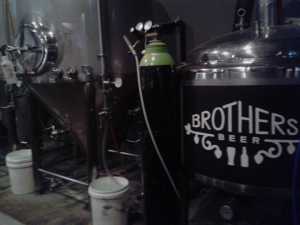 p_kuiper's tweet photo. #craftbeer at #brothersbeer on saturday night in #Auckland https://t.co/oLq8aCaaeO